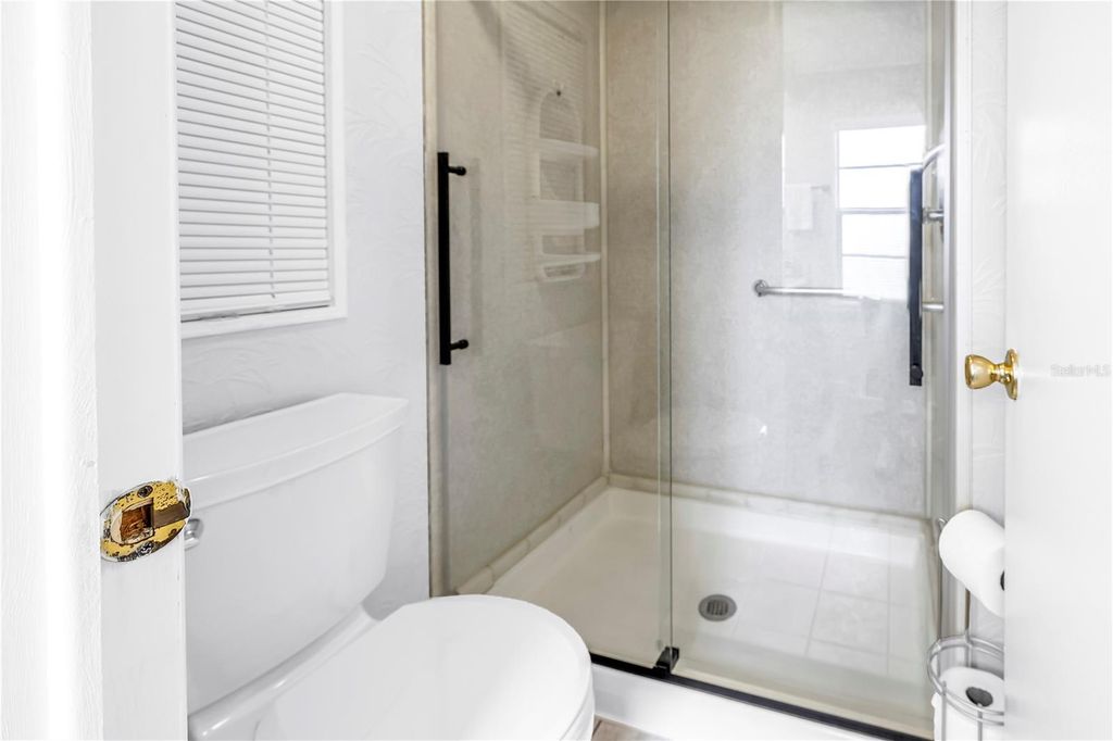 Image 29 of property listing at 672 SUGAR PALM STREET, Largo, FL 33778