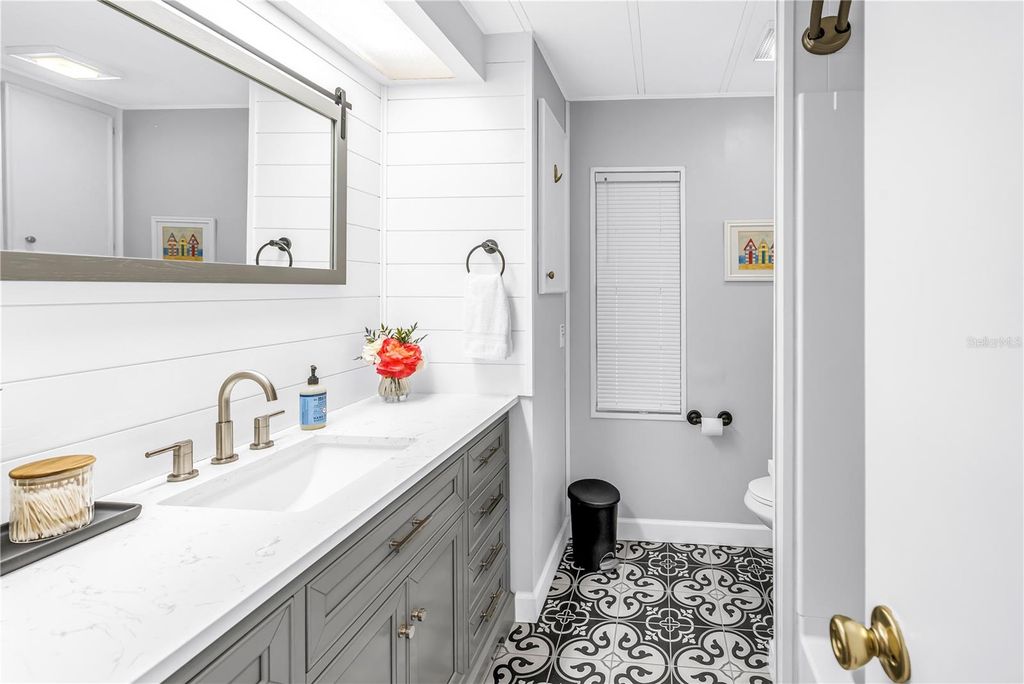 Image 32 of property listing at 672 SUGAR PALM STREET, Largo, FL 33778