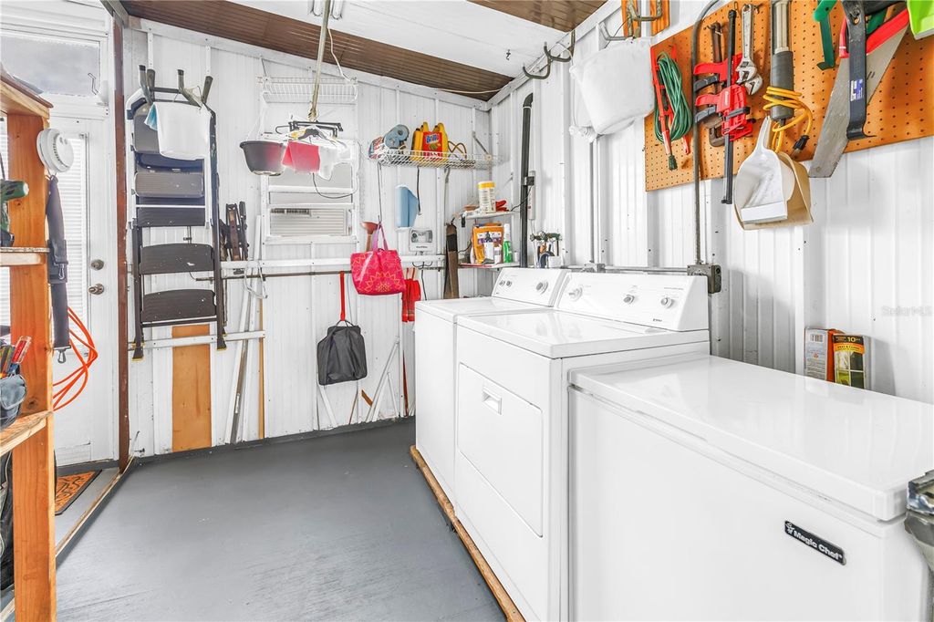 Image 34 of property listing at 672 SUGAR PALM STREET, Largo, FL 33778