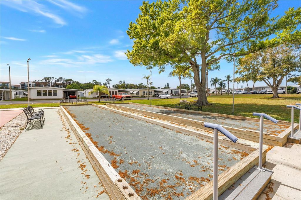 Image 49 of property listing at 672 SUGAR PALM STREET, Largo, FL 33778