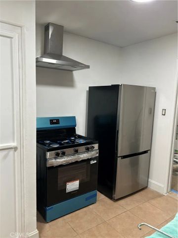 7807 Louise, Northridge, CA 91325