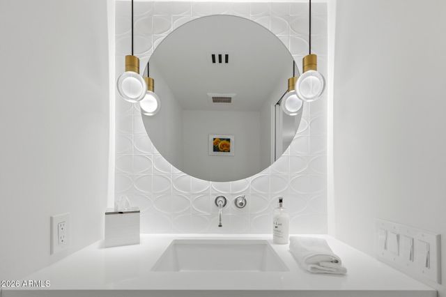 3601 E STANFORD Drive, Paradise Valley, AZ 85253