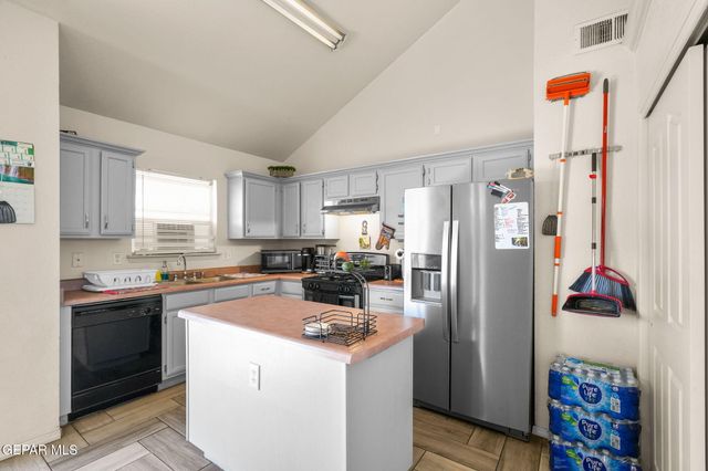 7987 NIGHT FALL Place, El Paso, TX 79932