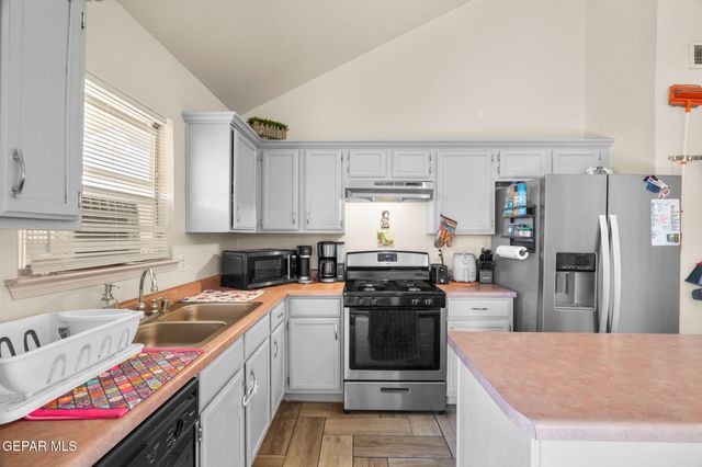 7987 NIGHT FALL Place, El Paso, TX 79932