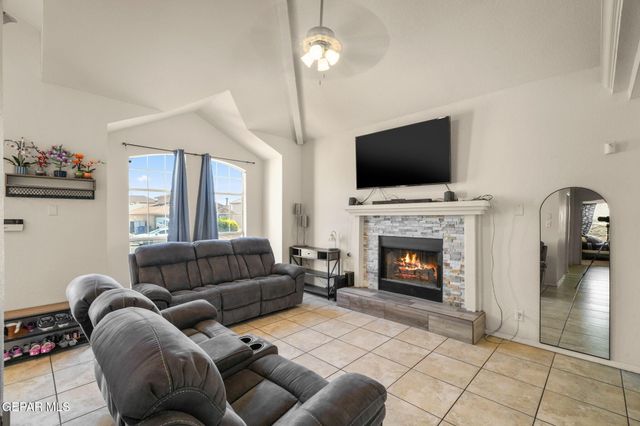 7987 NIGHT FALL Place, El Paso, TX 79932