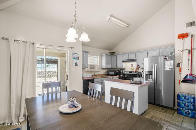 7987 NIGHT FALL Place, El Paso, TX 79932