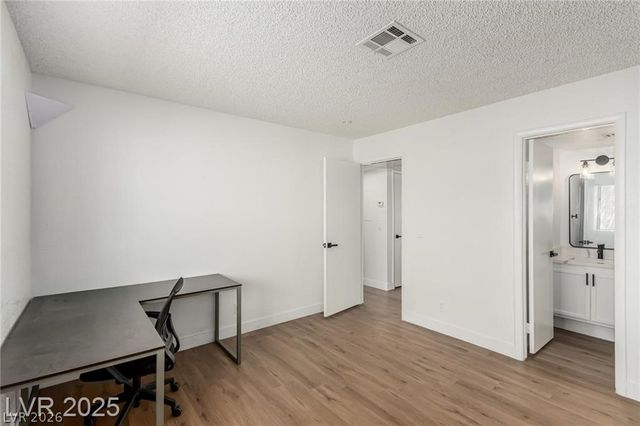 905 Sulphur Springs Lane 101, Las Vegas, NV 89128