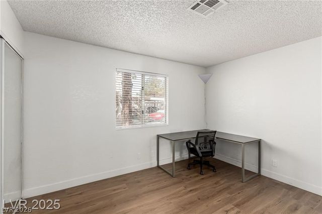 905 Sulphur Springs Lane 101, Las Vegas, NV 89128