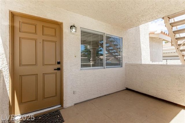 905 Sulphur Springs Lane 101, Las Vegas, NV 89128