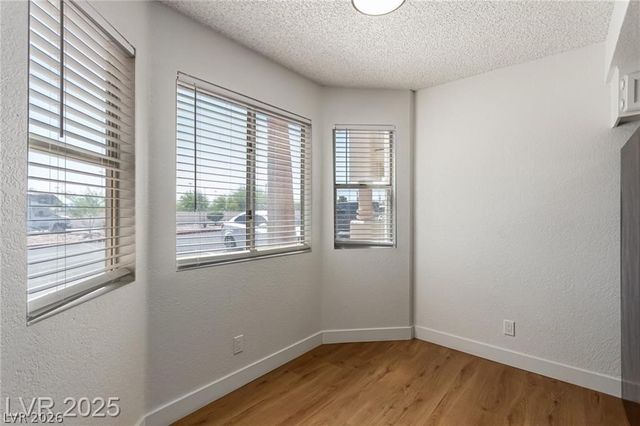 905 Sulphur Springs Lane 101, Las Vegas, NV 89128