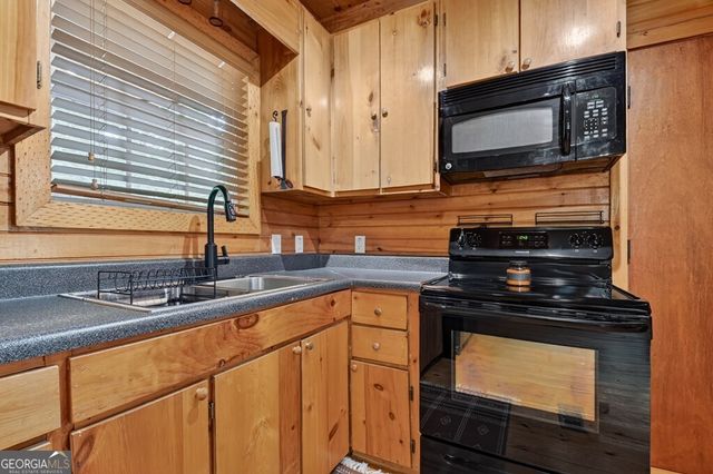 665 Shady Lane, Mineral Bluff, GA 30559