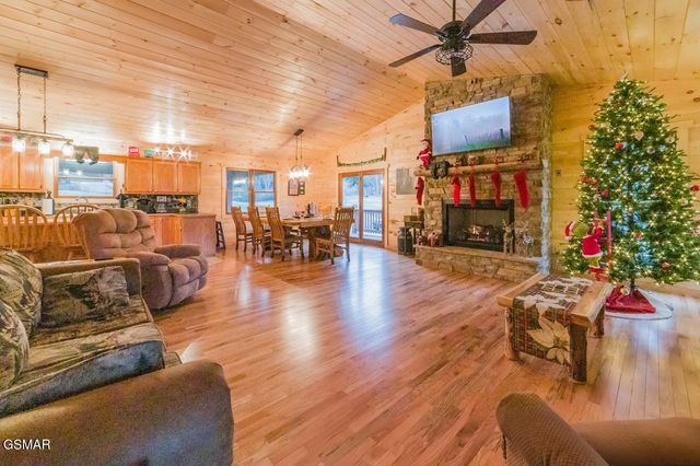 3919 Ole Smoky Way, Sevierville, TN 37862