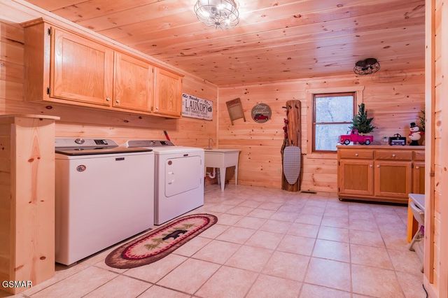 3919 Ole Smoky Way, Sevierville, TN 37862