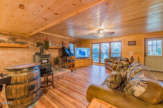 3919 Ole Smoky Way, Sevierville, TN 37862