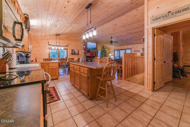 3919 Ole Smoky Way, Sevierville, TN 37862