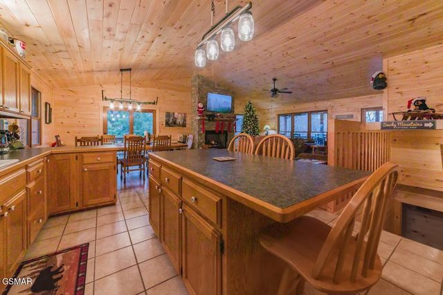 3919 Ole Smoky Way, Sevierville, TN 37862