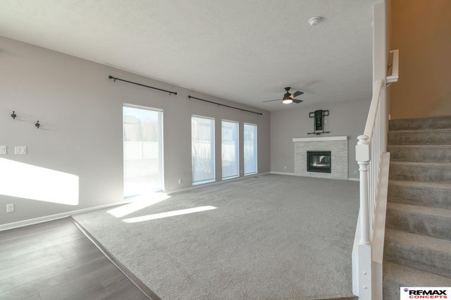 8759 S 80th Street, Lincoln, NE 68516