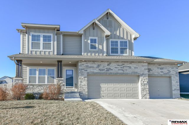 8759 S 80th Street, Lincoln, NE 68516