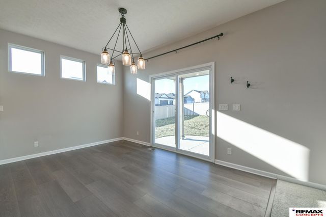 8759 S 80th Street, Lincoln, NE 68516