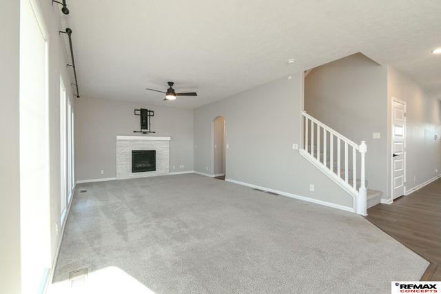 8759 S 80th Street, Lincoln, NE 68516