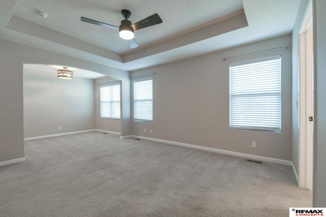 8759 S 80th Street, Lincoln, NE 68516