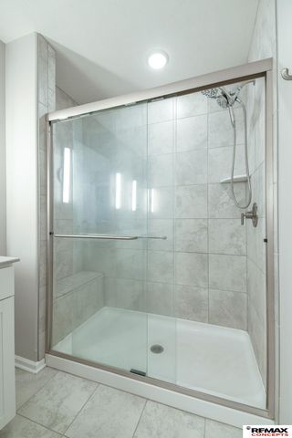 8759 S 80th Street, Lincoln, NE 68516