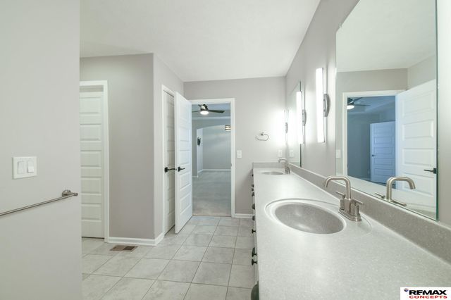 8759 S 80th Street, Lincoln, NE 68516