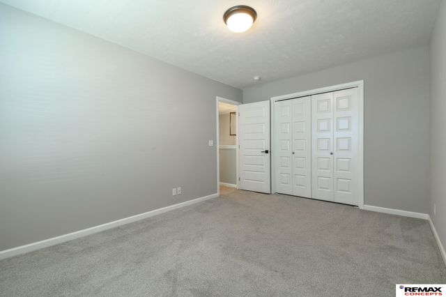 8759 S 80th Street, Lincoln, NE 68516