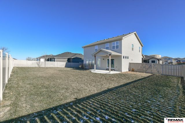 8759 S 80th Street, Lincoln, NE 68516