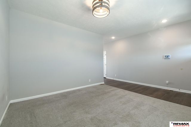 8759 S 80th Street, Lincoln, NE 68516