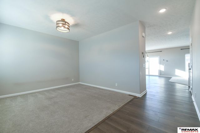 8759 S 80th Street, Lincoln, NE 68516