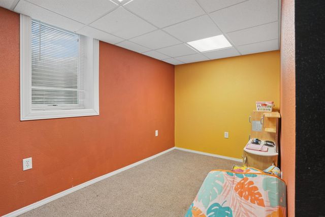 1815 W 7TH Street, Waterloo, IA 50702