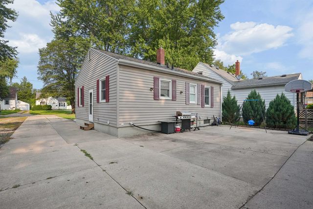1815 W 7TH Street, Waterloo, IA 50702
