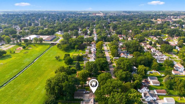 1815 W 7TH Street, Waterloo, IA 50702