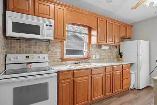 1815 W 7TH Street, Waterloo, IA 50702