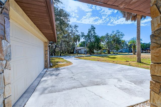 4800 S Wood Way, Homosassa, FL 34448