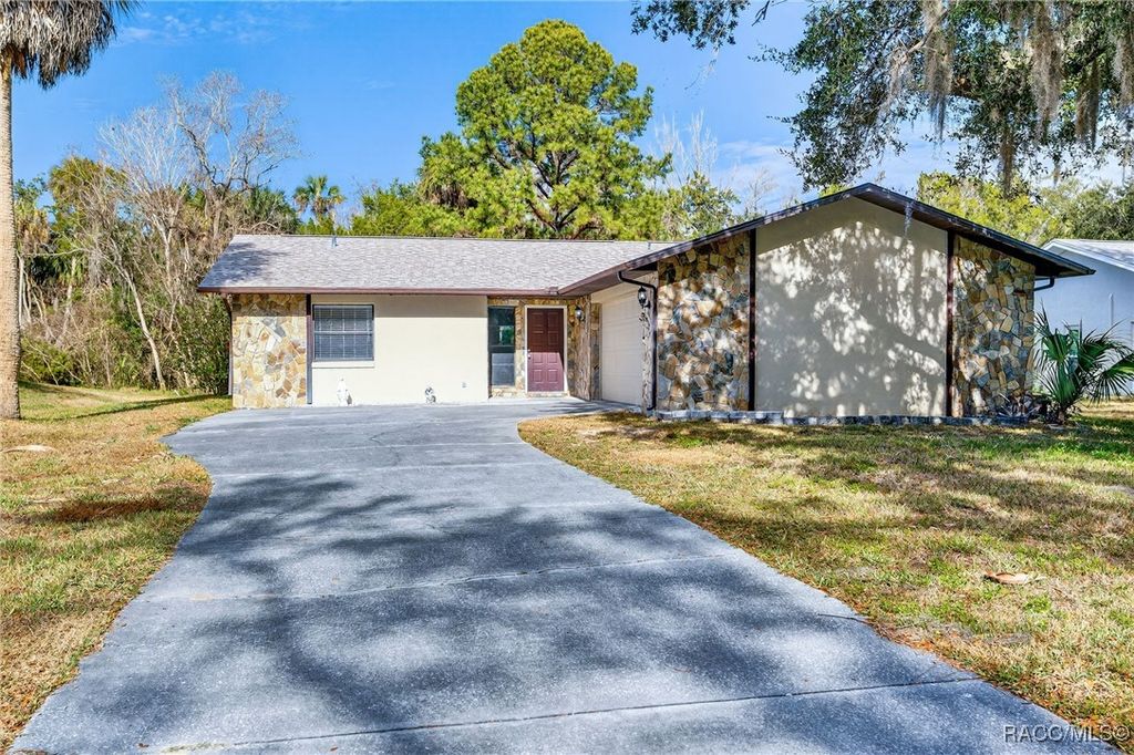 4800 S Wood Way, Homosassa, FL 34448
