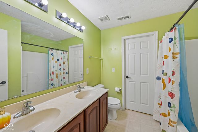 511 Georgetown Road, Greenwood, IN 46142