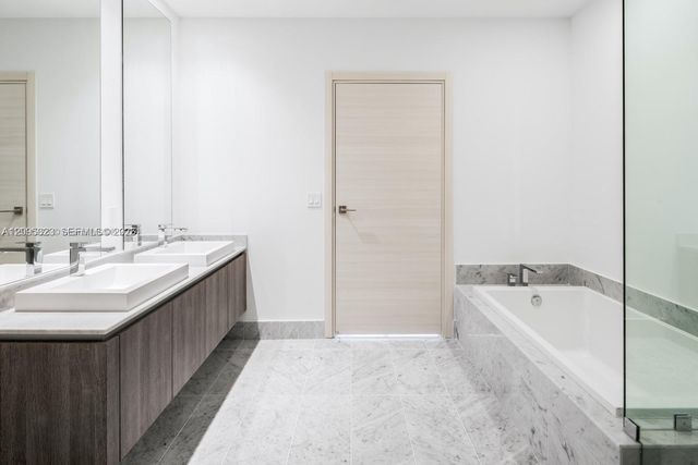 801 S Miami Avenue 1808, Miami, FL 33130