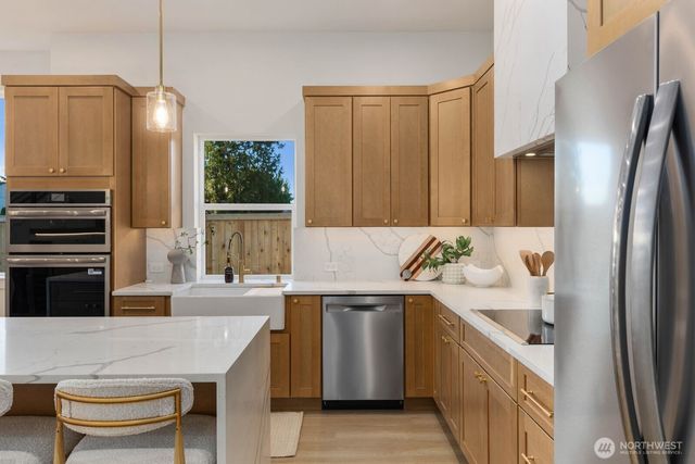 2903 Crystal Springs Road W, University Place, WA 98466