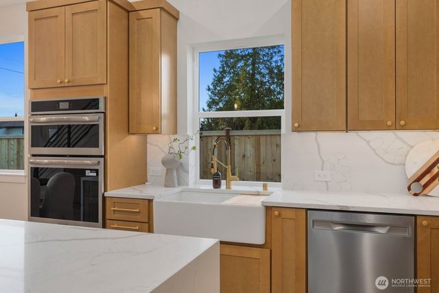 2903 Crystal Springs Road W, University Place, WA 98466