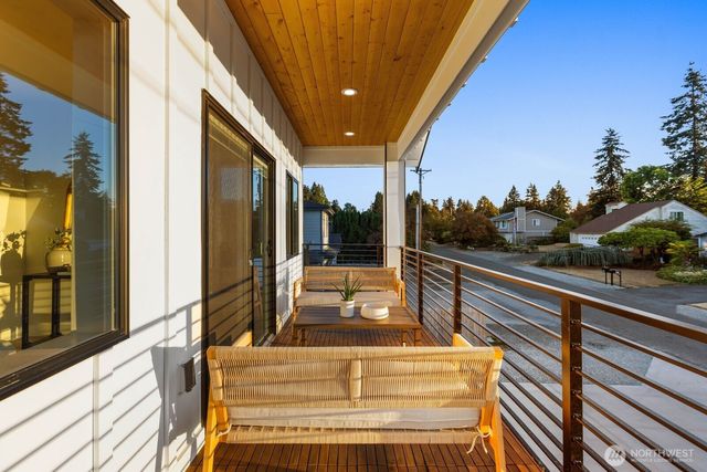 2903 Crystal Springs Road W, University Place, WA 98466