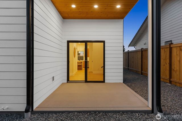 2903 Crystal Springs Road W, University Place, WA 98466