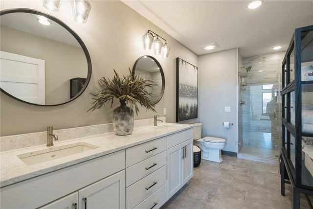 329 12th Ave SE 401, Cedar Rapids, IA 52401