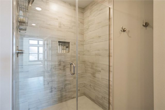 329 12th Ave SE 401, Cedar Rapids, IA 52401