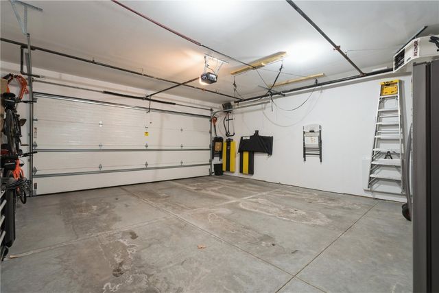 329 12th Ave SE 401, Cedar Rapids, IA 52401