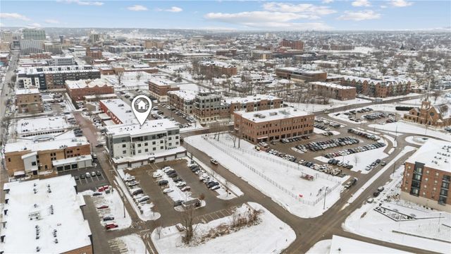 329 12th Ave SE 401, Cedar Rapids, IA 52401