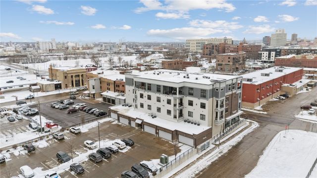 329 12th Ave SE 401, Cedar Rapids, IA 52401