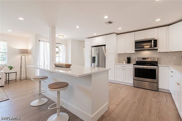 1530 Mandarin RD, Naples, FL 34102