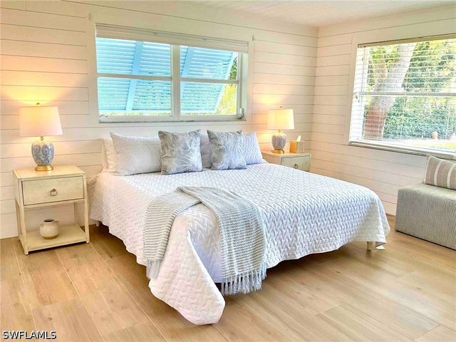 1530 Mandarin RD, Naples, FL 34102